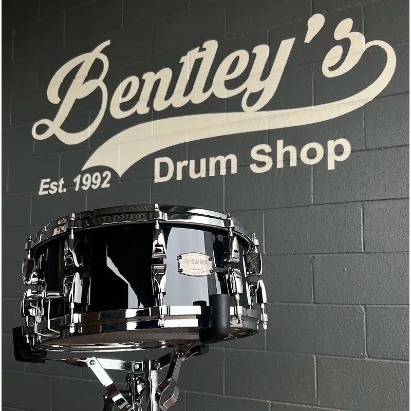 Yamaha AMS1460 Absolute Hybrid Maple 6×14″ Snare Drum in Solid Black *IN STOCK*