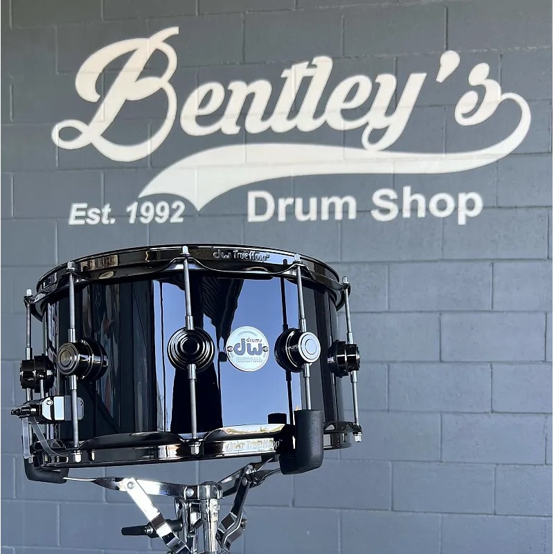 DW Collector’s Series SSC Maple 7×14″ Snare Drum in Gloss Black FinishPly w/ Black Nickel Hardware