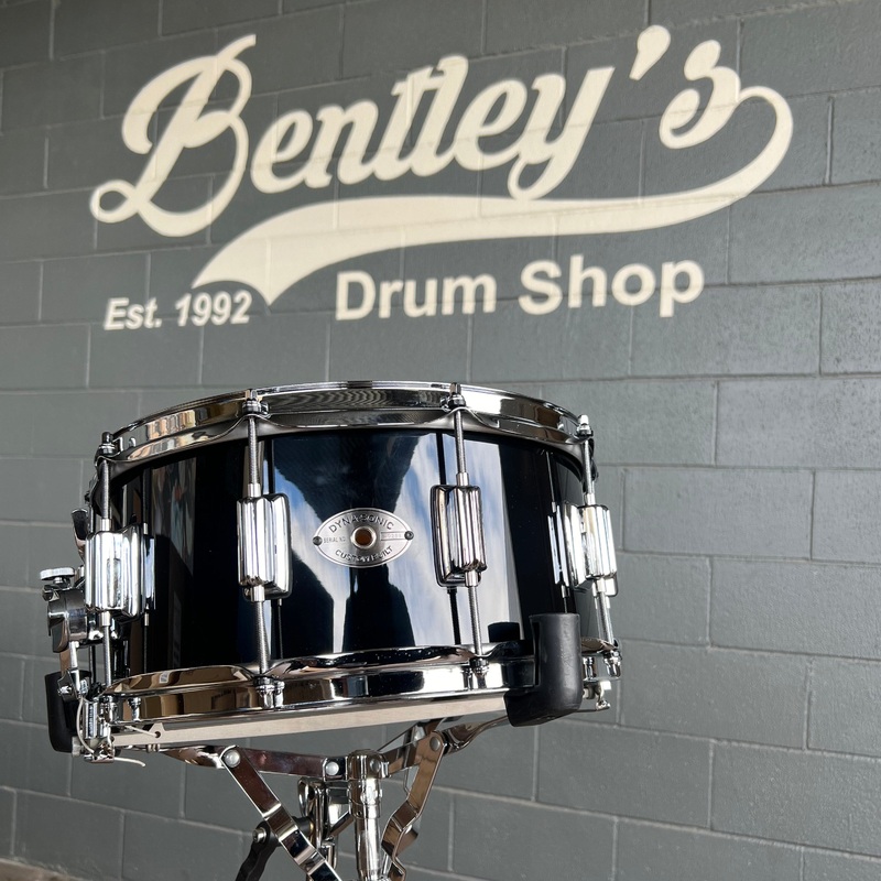 Rogers Dyna-Sonic Beavertail 6.5×14″ Snare Drum in Piano Black Lacquer