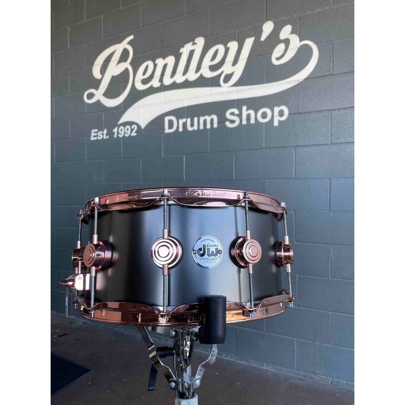 *NEW* DW DRVD6514SVPBK Collector’s Series 6.5×14 Satin Black over Brass 10-Lug Snare Drum w/ Exclusive Copper Hardware