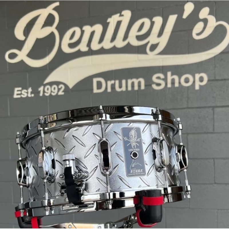 TAMA LU1465N Lars Ulrich Signature 6.5×14″ Diamond-Plate Steel Snare Drum